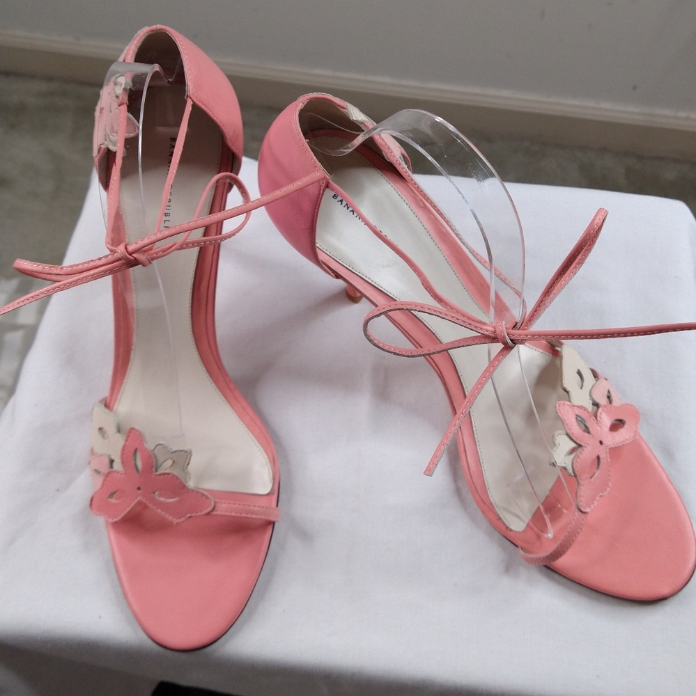 Banana Republic Flower Applique Ankle Tie Sandals, Size 10, NEW.
